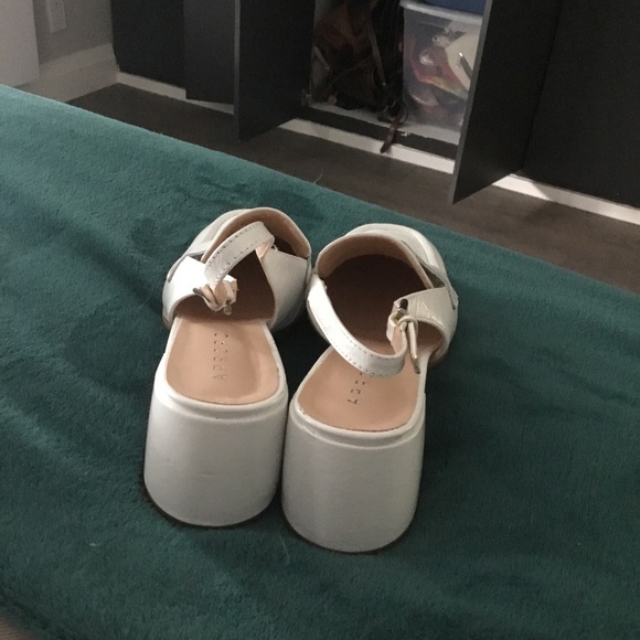 Vintage style Sandals - Picture 2 of 3